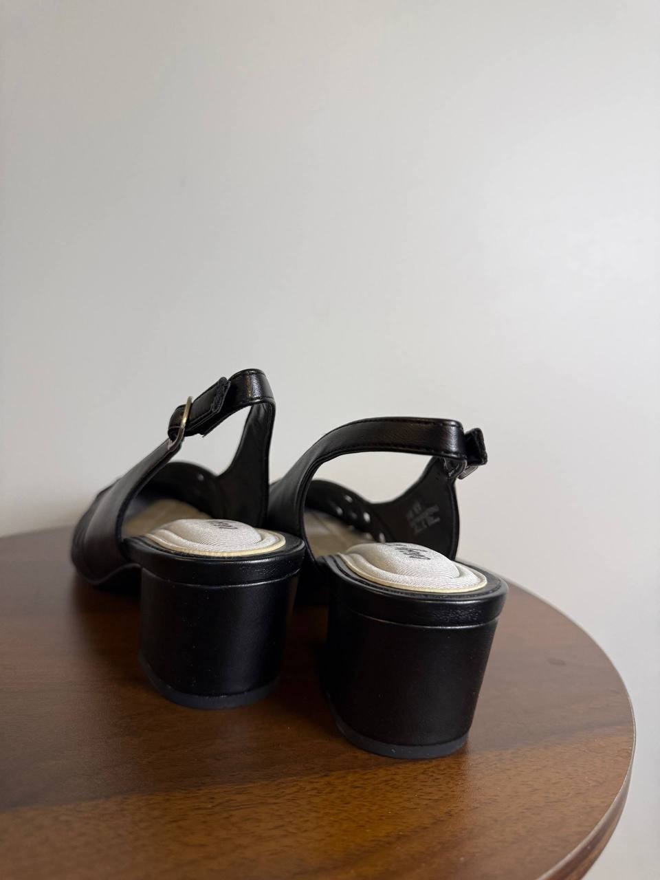Easy Street Pumps – Black – Size 8.5M – Synthetic – New in Box
