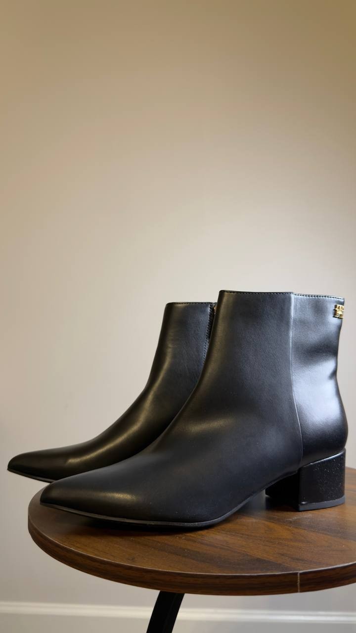 Tommy Hilfiger Block Heel Boots Black 7.5 M New $129.00