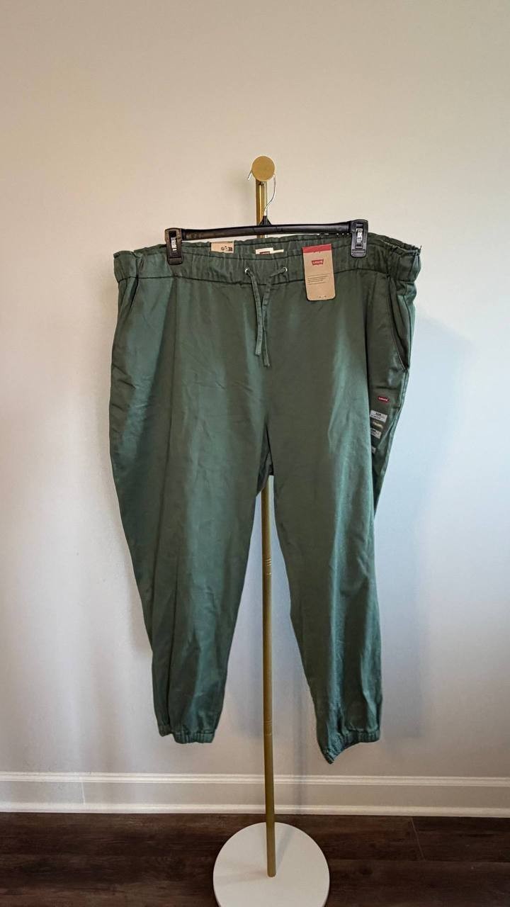 Levi’s Off Duty Joggers Plus Size Green 22W NWT $59.50