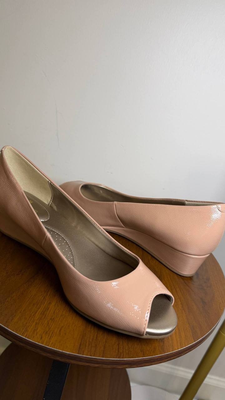 Bandolino Candra Peep Toe Low Wedge Dress Pumps Light Natural 9.5M NWB $79