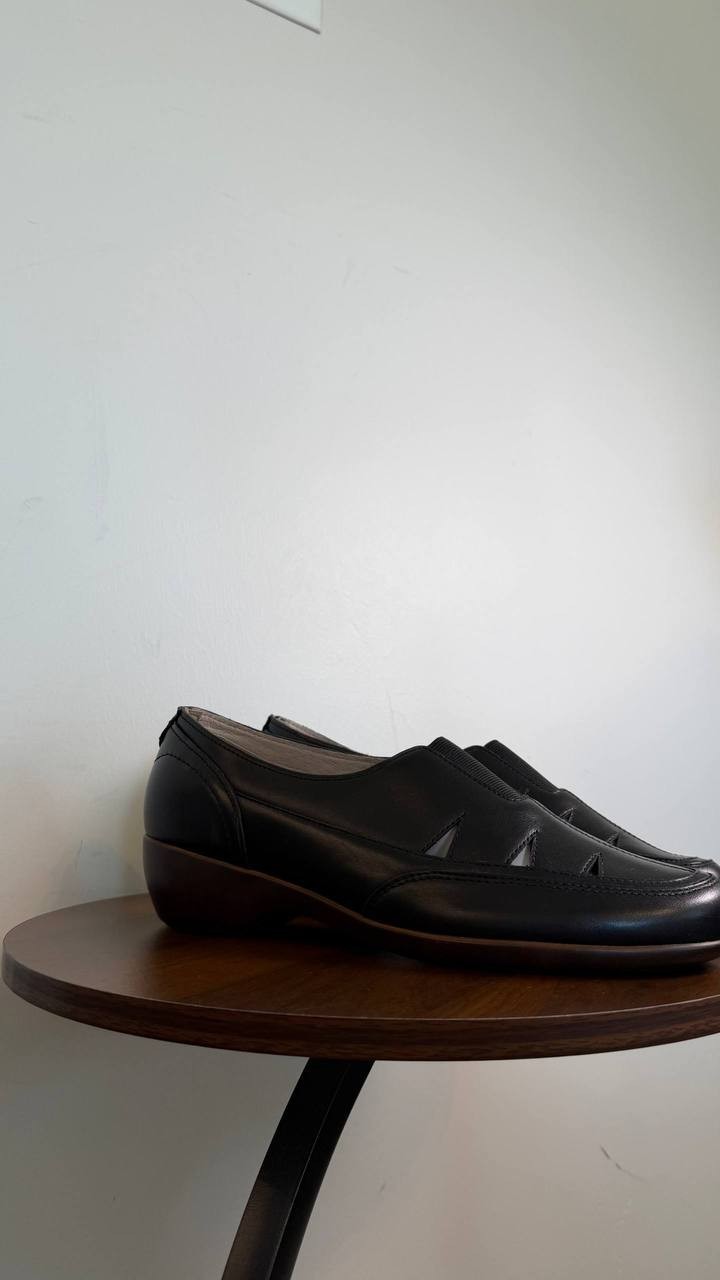 Easy Spirit Daisie Women’s Cutout Slip-On Flats Black 9.5M Leather $105 NWB