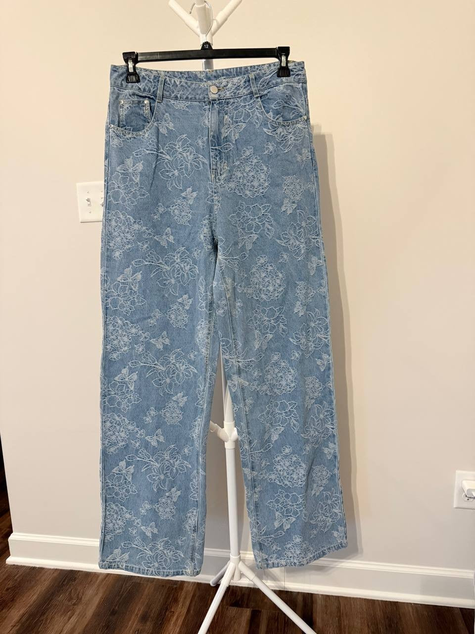 Gracia Floral Printed Straight‑Leg Jeans – Size L – Blue – NWT – $125