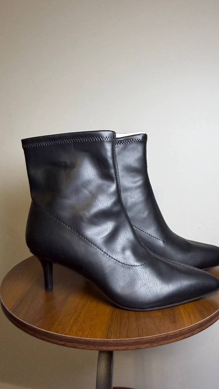 Wild Pair Mannon Heeled Booties Black Pointed Toe Women’s 8M NWB $69.90