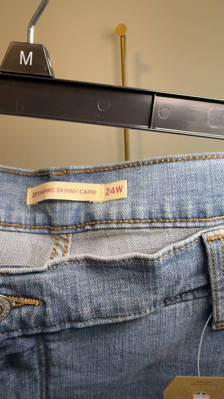 Levi’s 311 Shaping Skinny Capri Jeans Plus Size Dark Blue 24W NWT $59.50
