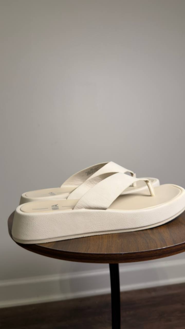 MIA  Sandals  Ecru  10M  New  $60