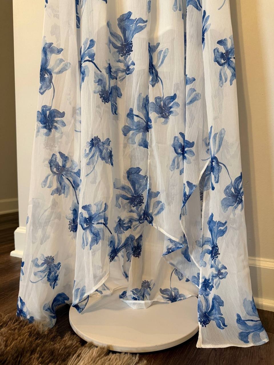 CeCe White Blue Floral Smocked‑Waist Maxi Dress M NWT Feminine Flowy $99