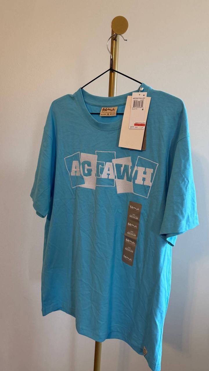 AGTAWH Men’s Graphic Logo T‑Shirt Blue M $52.90 NWT