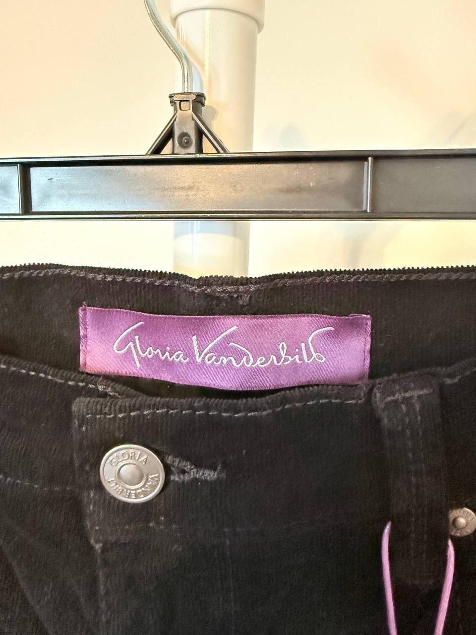 Gloria Vanderbilt Amanda Corduroy Casual Pants – Size 6 – NWT – $54
