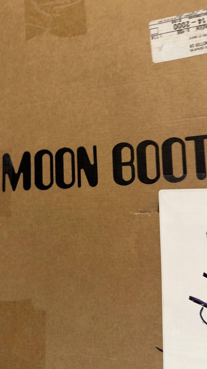 Moon  Boot  Icon  Boots  Pink  9/10.5  New  $240