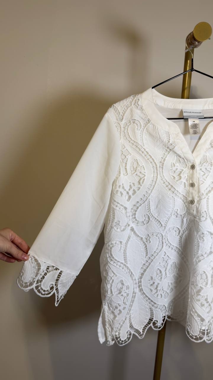 Alfred Dunner Petite Lace Cut Out Front Henley Top White PM NWT $64.50
