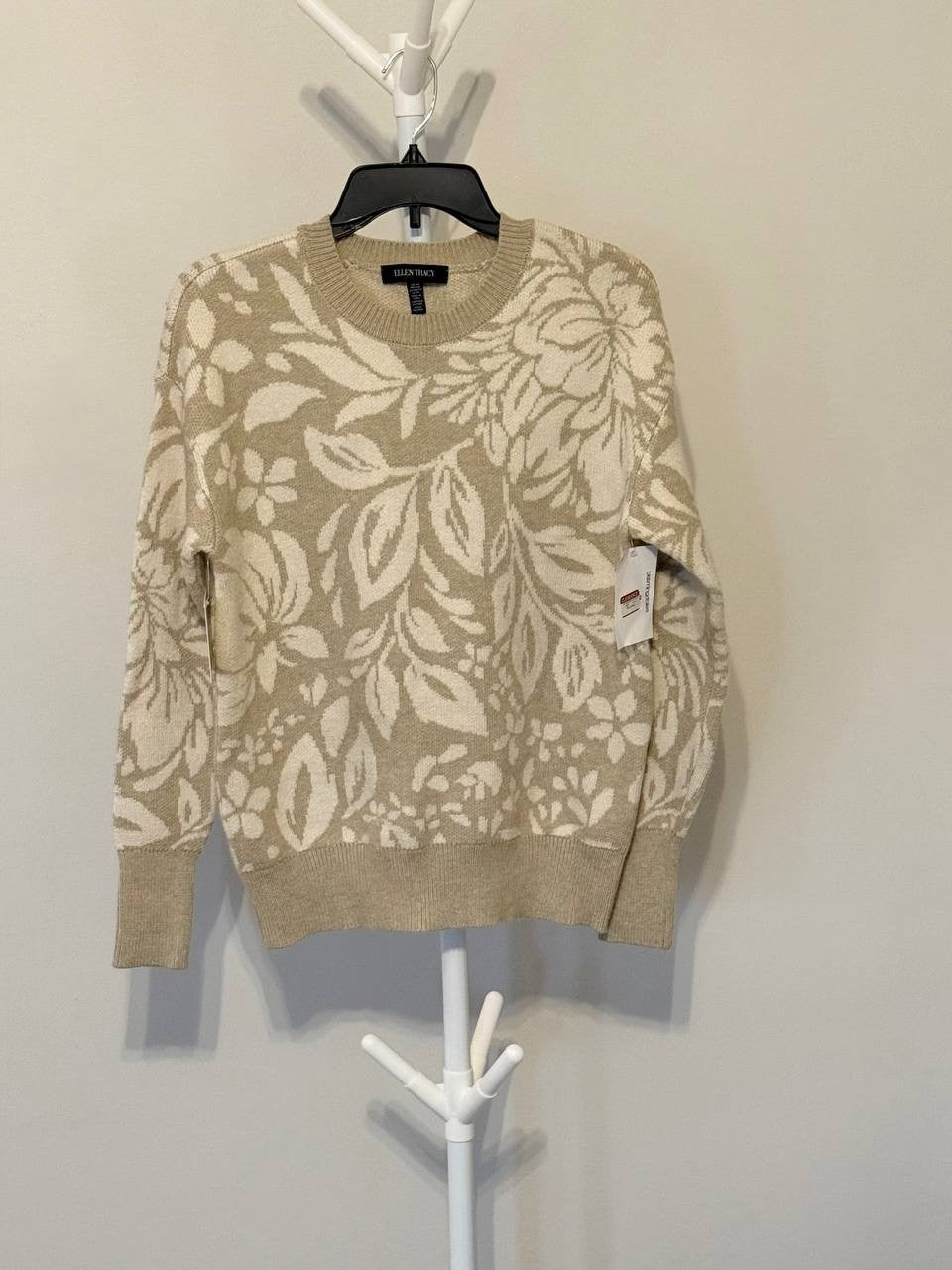 Ellen Tracy Floral Jacquard Sweater Beige XS NWT $89 – Cozy Elegant Knit