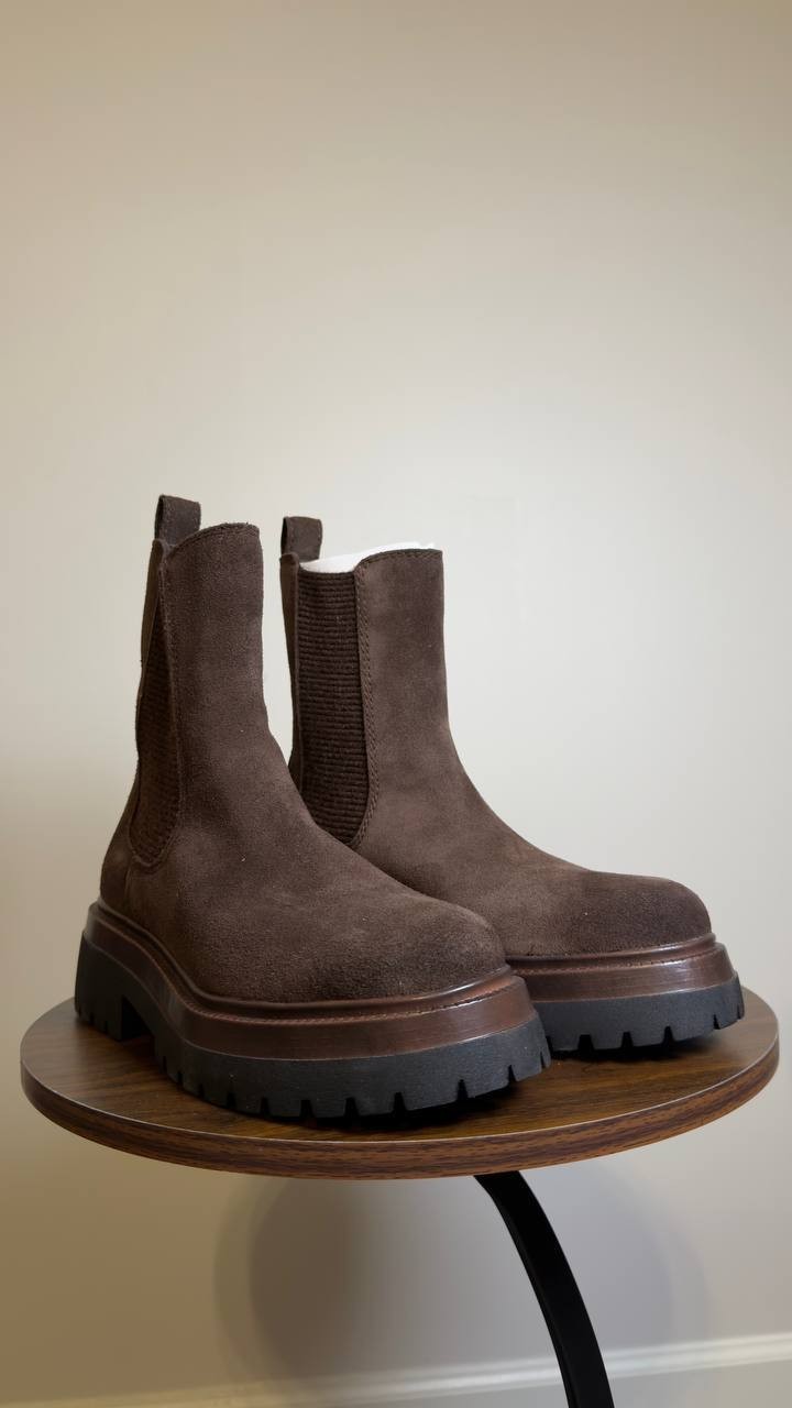Steve  Madden  Chelsea  Booties  Brown  Suede  6.5  New  With Box  $149