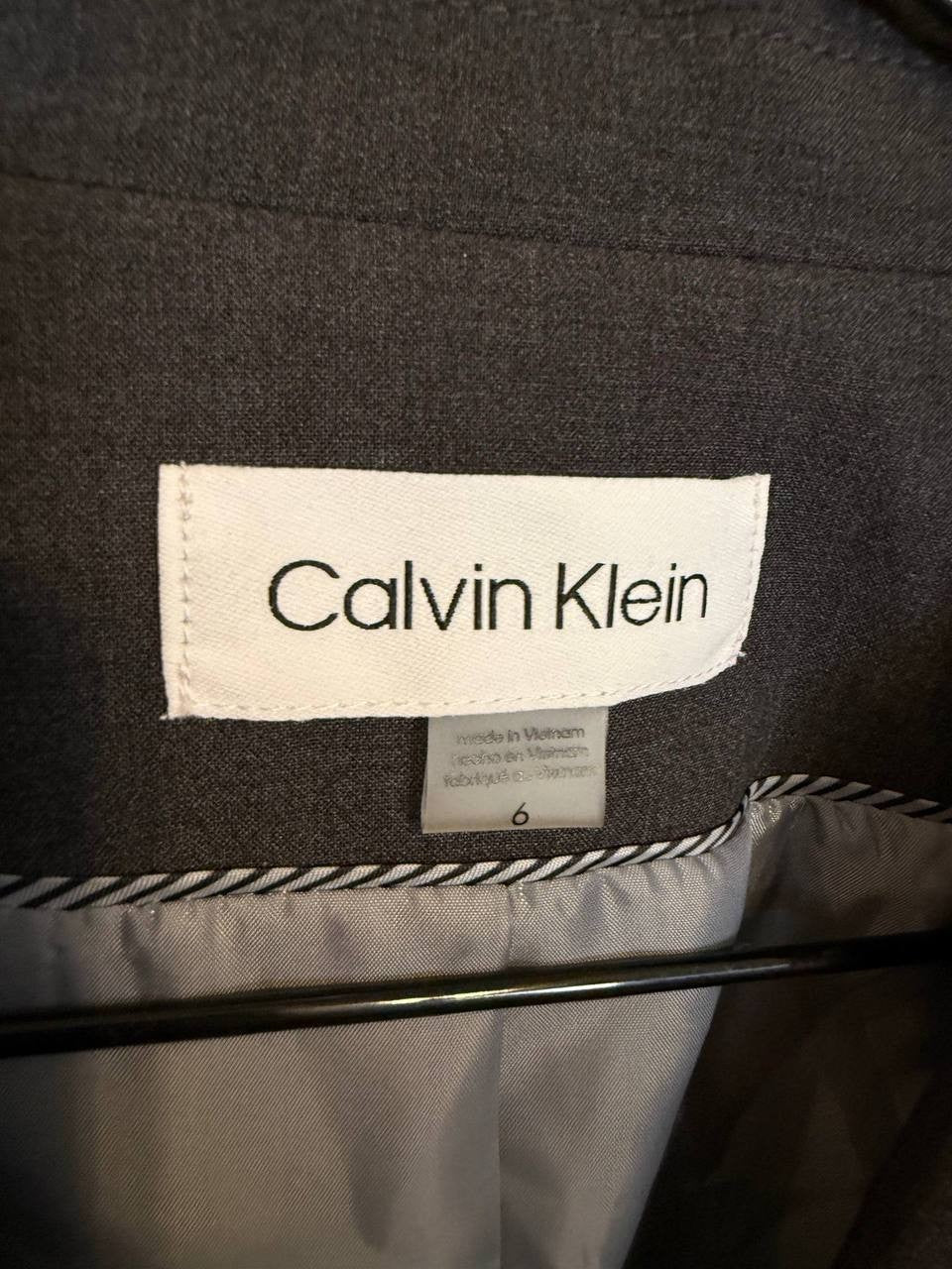 Calvin Klein Two‑Button Blazer – Size 6 – NWOT