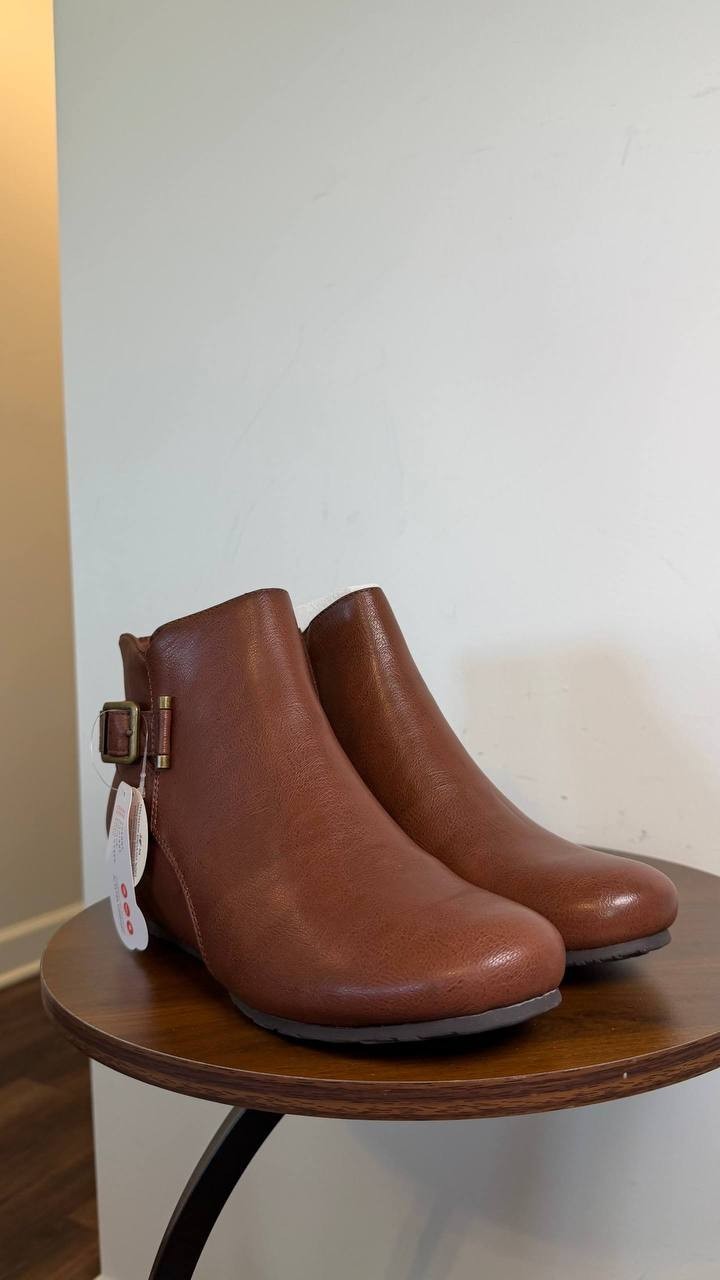 Baretraps Serena Zipper Wedge Booties Oak 8.5M Man‑Made $89 NWB