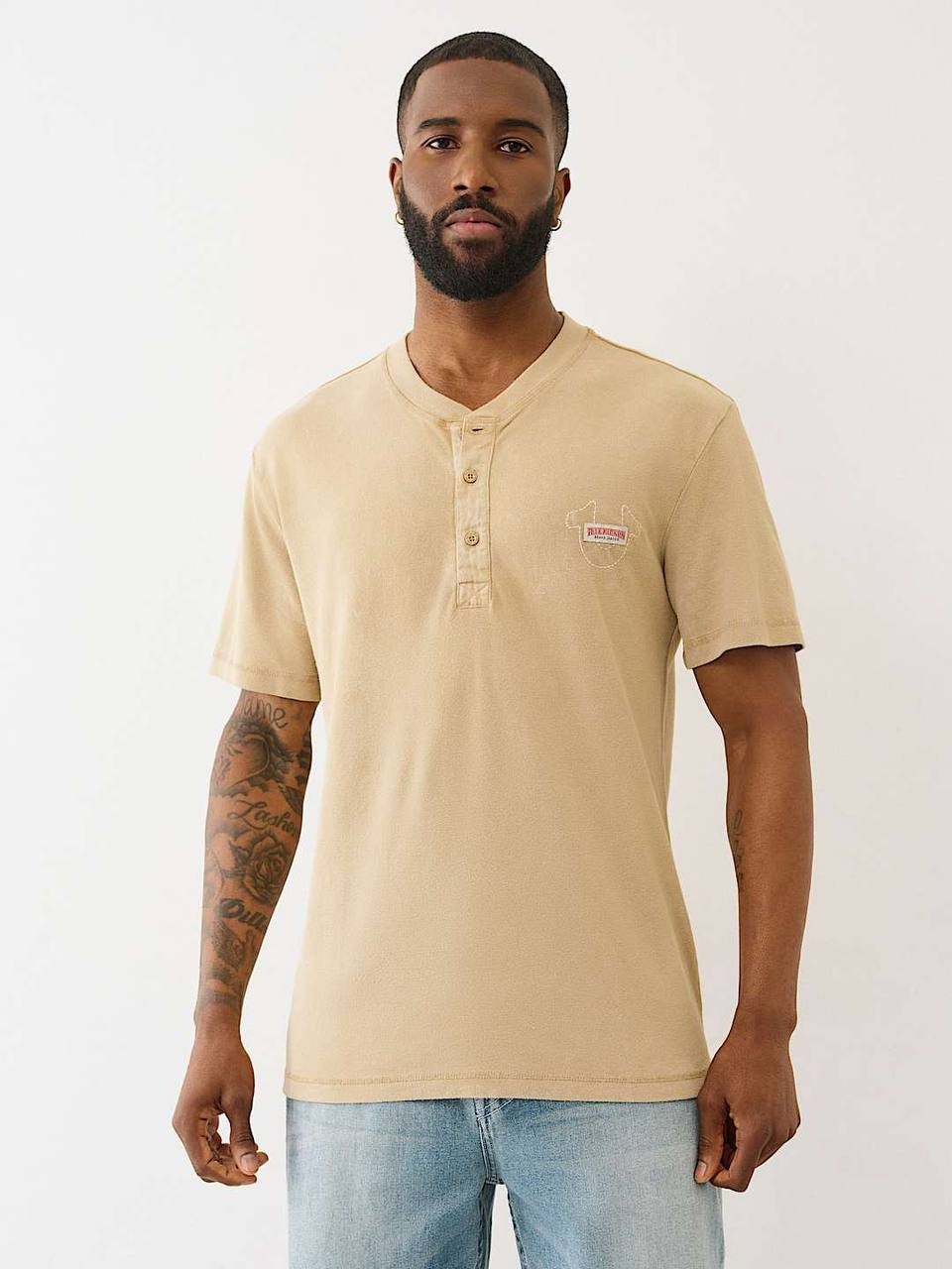 True Religion Men’s Mineral Patch Henley Tee Scuffed Beige M $79 NWT