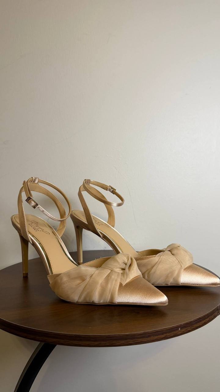 Badgley Mischka Jewel Evening Knot Pumps 11M Nude Satin New in Box MSRP $99