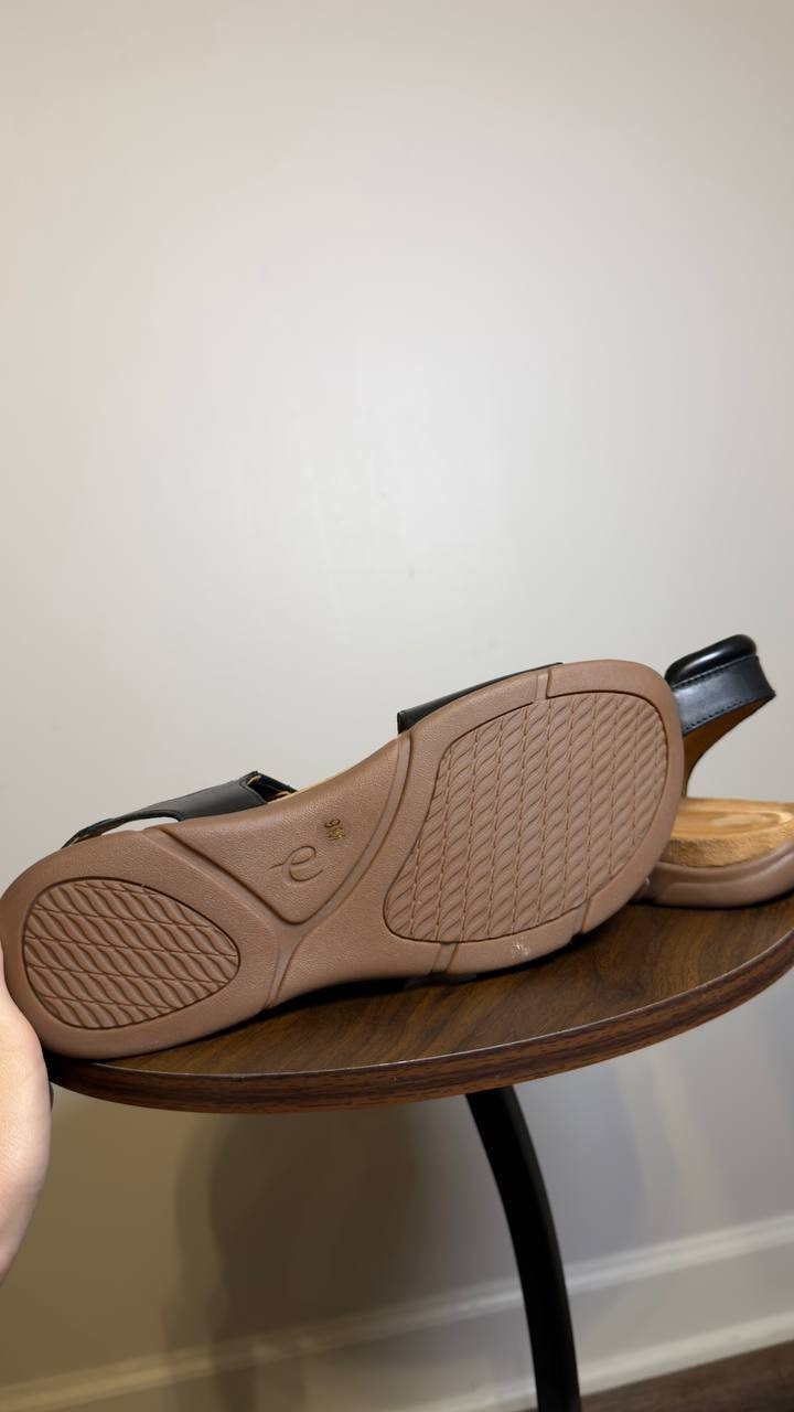 Easy Spirit Flat Sandals Black 9 M New $75.00