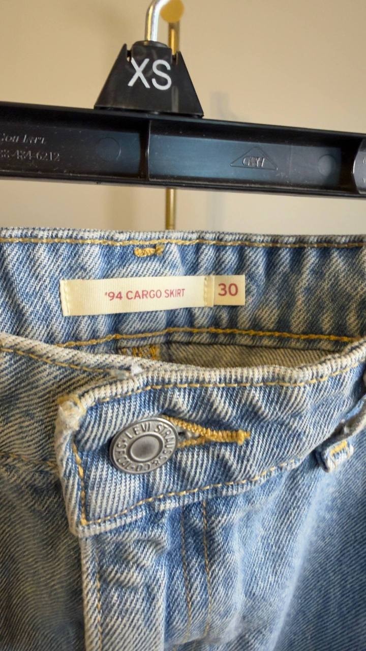 Levi’s 94 Cargo Mini Skirt Light Wash 30 NWT $59.50