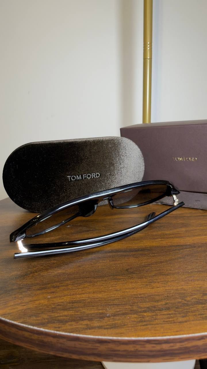 Tom  Ford   Sunglasses  Shiny  Black/Smoke  Gradient  OS  NWT  $325 