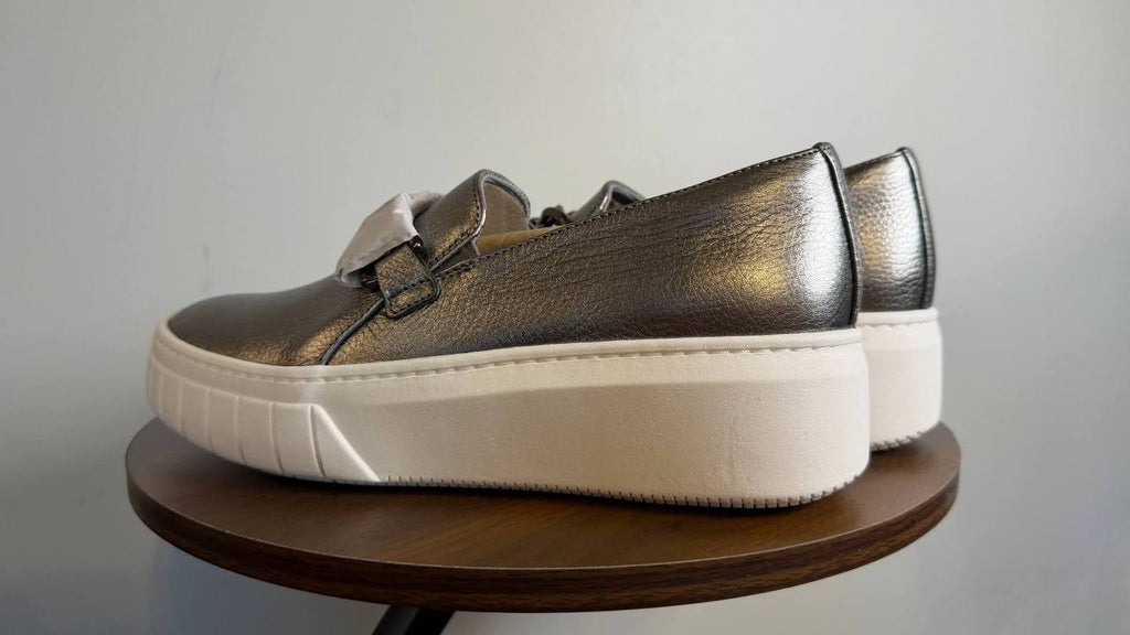 Naturalizer Daphne Sneakers 9M Pewter Leather Slip‑On Comfort NIB msrp$120