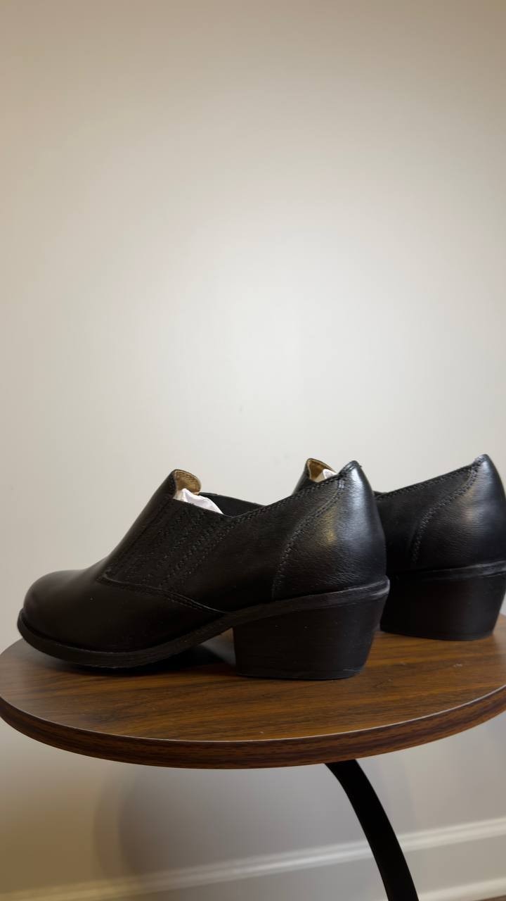 Earth  Pumps  Black  8W  New  $139