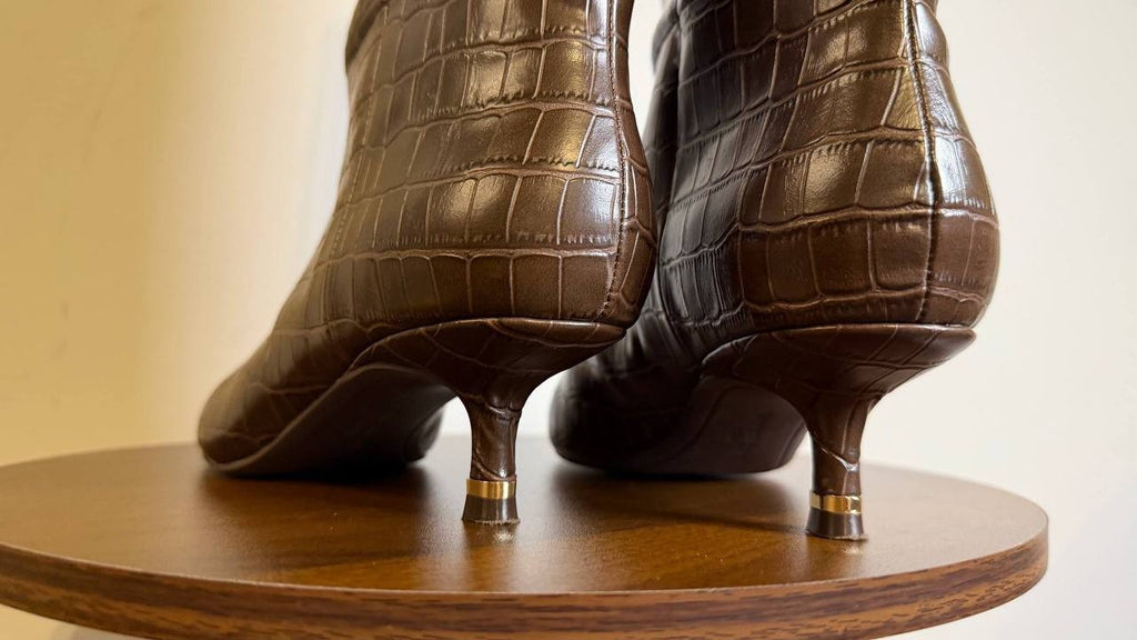 Kenneth Cole Meryl Boots 8.5M Brown Snip Toe Kitten Heel Pull‑On NIB msrp$199