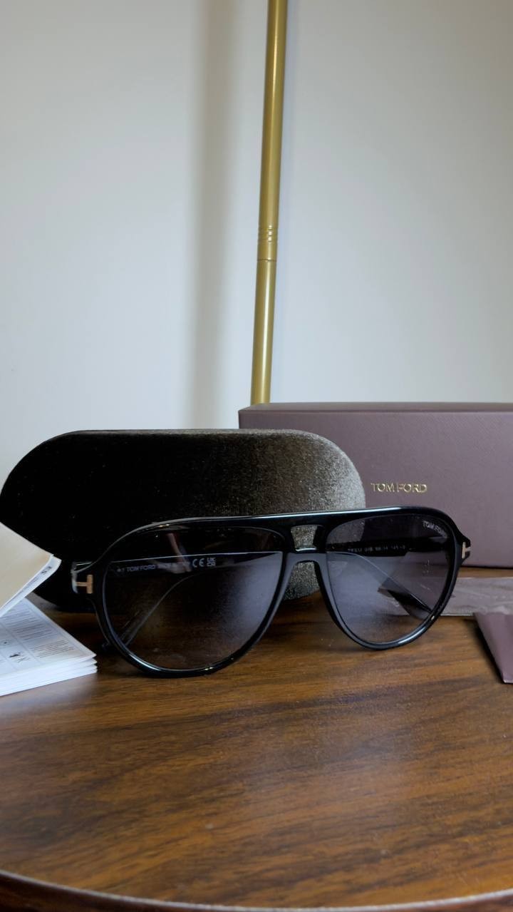 Tom  Ford   Sunglasses  Shiny  Black/Smoke  Gradient  OS  NWT  $325 