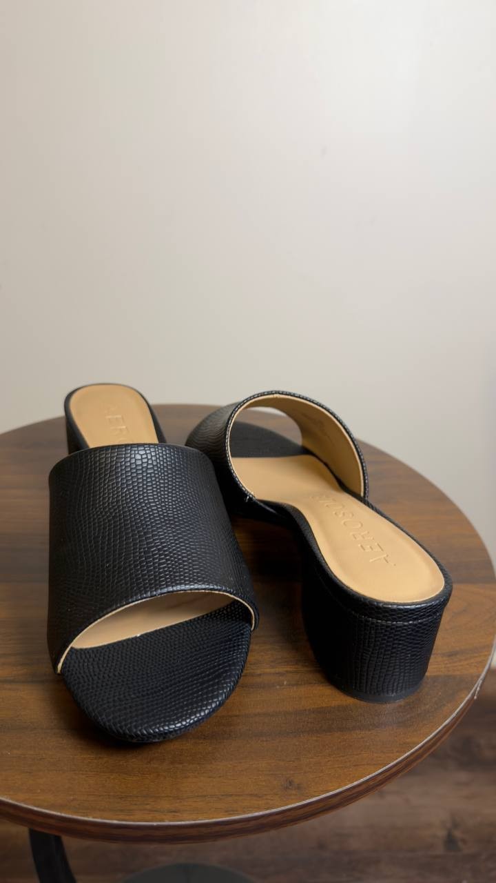 Aerosoles Toe Slide Sandals Black 8 W New $79.00