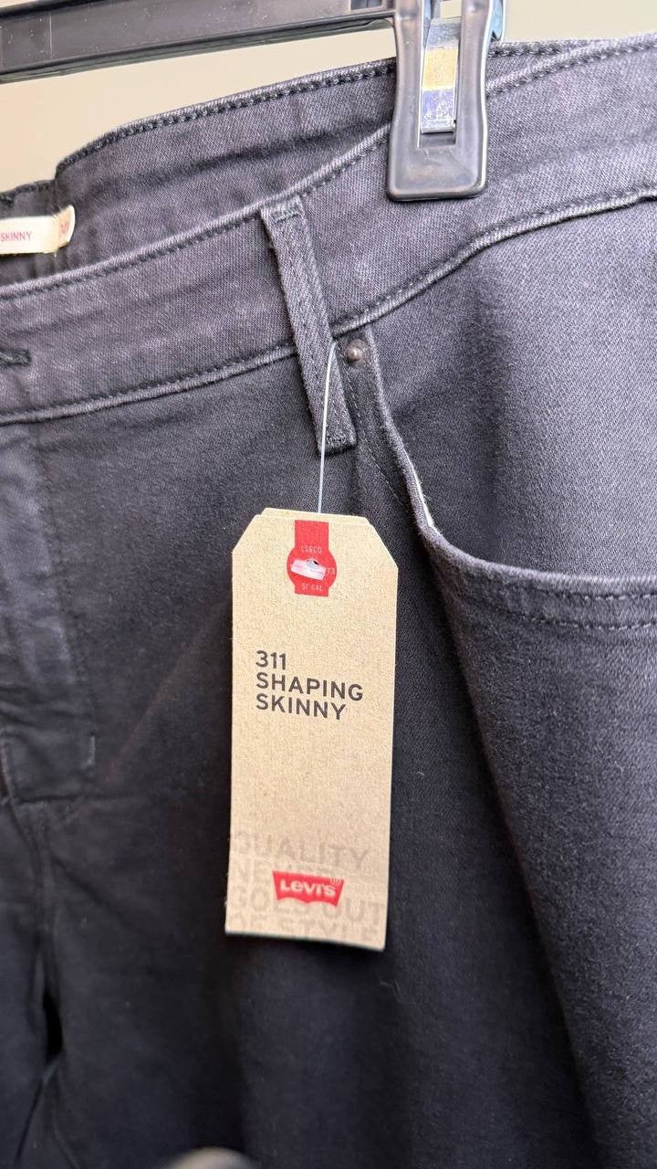 Levi’s 311 Shaping Skinny Jeans Plus Size Soft Black 24W NWT $74.95