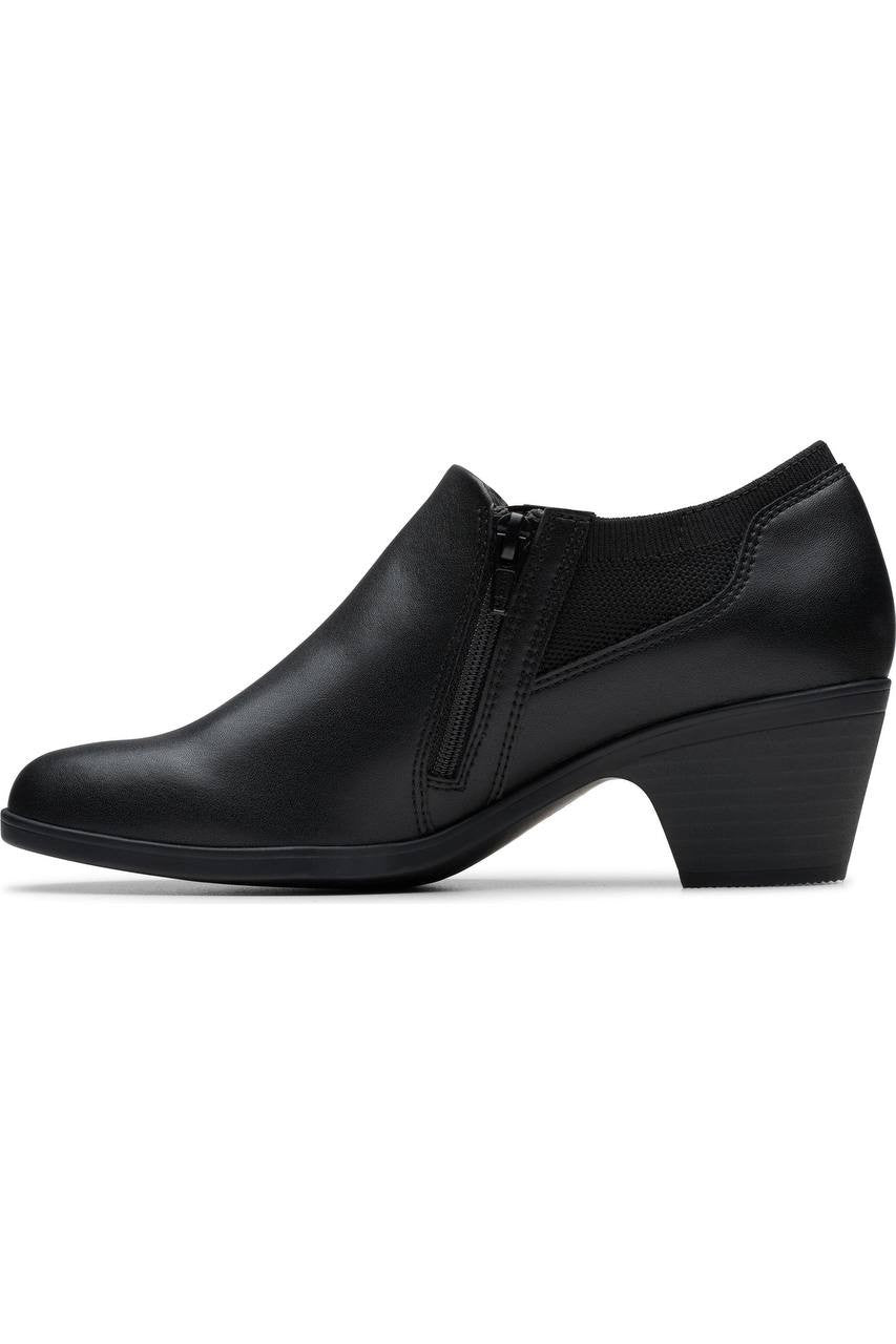 Clarks  Shooties  Black  Leather  8M  New  $105