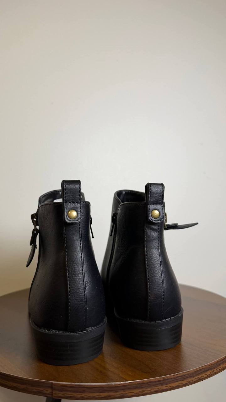 Journee Vegan Leather Zip‑Up Booties 9W Black New in Box MSRP $59.99