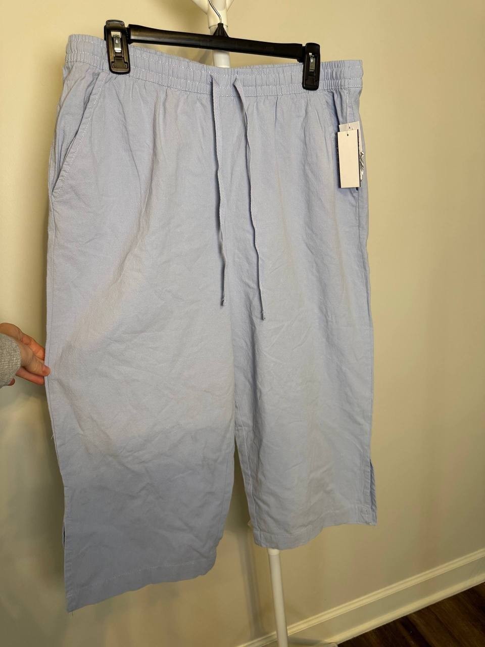 Gloria Vanderbilt Wide‑Leg Cropped Pants – Size L – NWT – $42