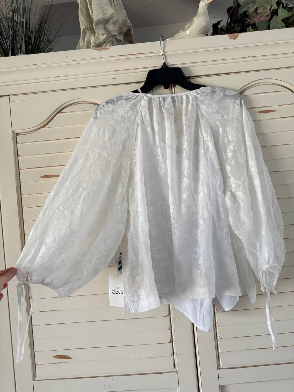 CeCe Blouse XL White Floral Lace Puff Sleeve Button Front NWT MSRP $99