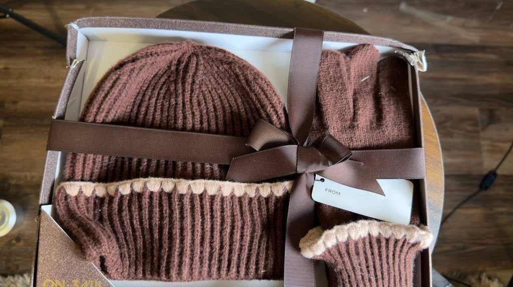 On  34th  Ribbed  Beanie  &  Gloves  Boxed  Set  Brown  One  Size  NWT  $68 
