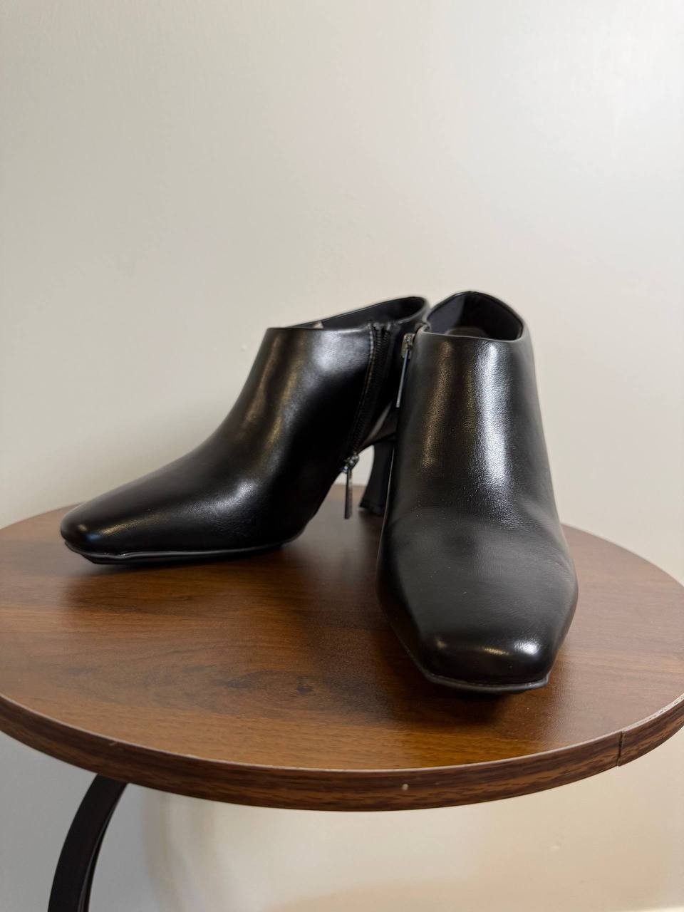 Anne Klein Percy Ankle‑Strap Shoes– Black Smooth – Size 6.5 – New in Box