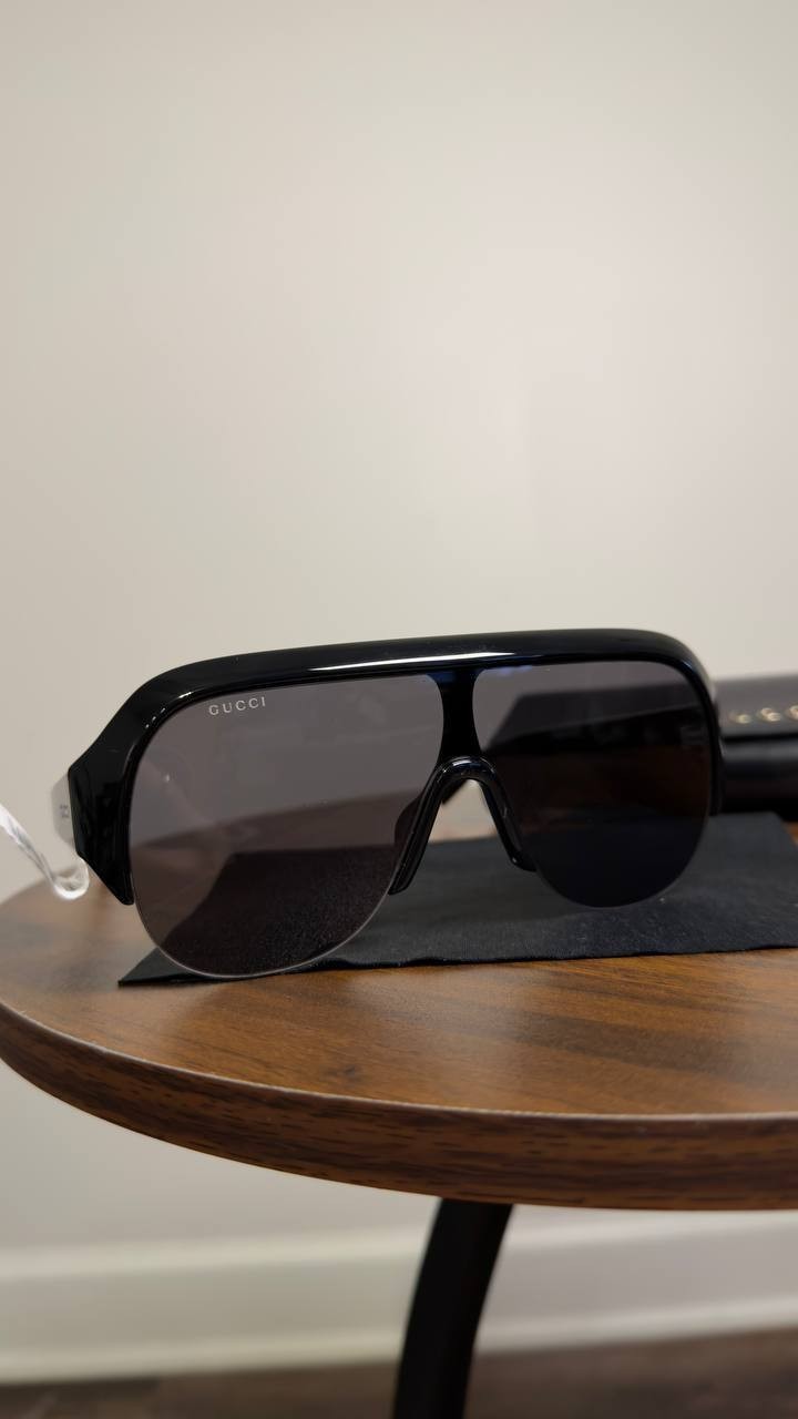 Gucci  Oversize  Shield  Sunglasses  Black  OS  NWT  $430