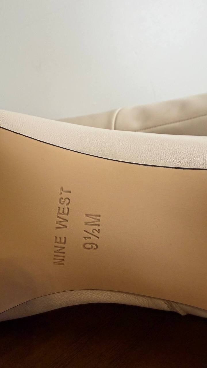 Nine West Caddy Boots 9.5M Ivory Leather[a crease on the boot] NIB msrp$249