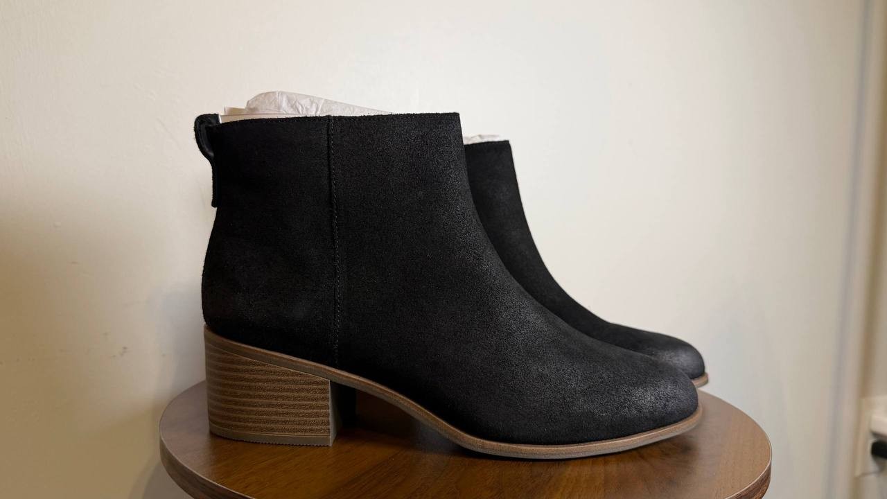 Dr. Scholl’s Suede Ankle Boots 9.5M Black New in Box MSRP $130