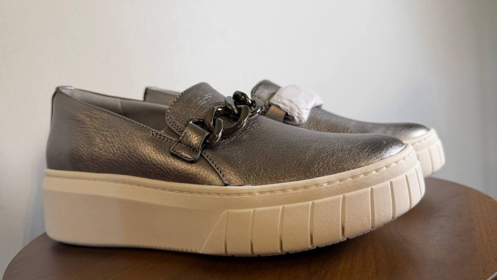 Naturalizer Daphne Sneakers 9M Pewter Leather Slip‑On Comfort NIB msrp$120