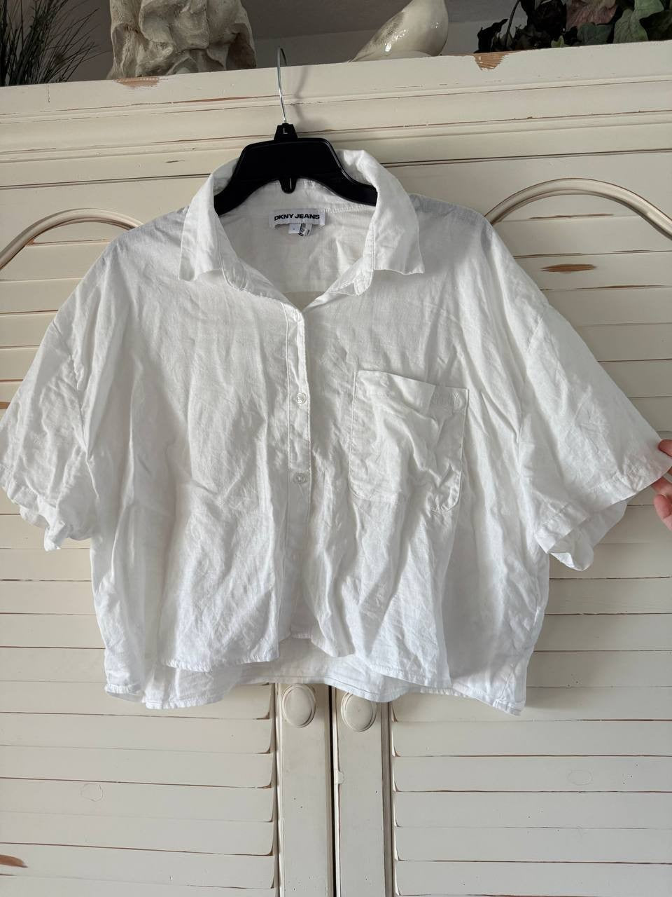DKNY White Cropped Short-Sleeve Button-Up Shirt – Size L – NWT