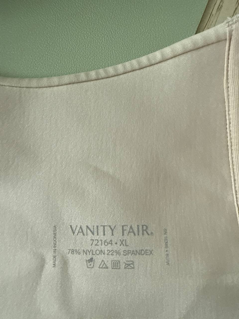 Vanity Fair Women’s Wireless Comfort Bra XL-42DD Nude Beige – Style 72164