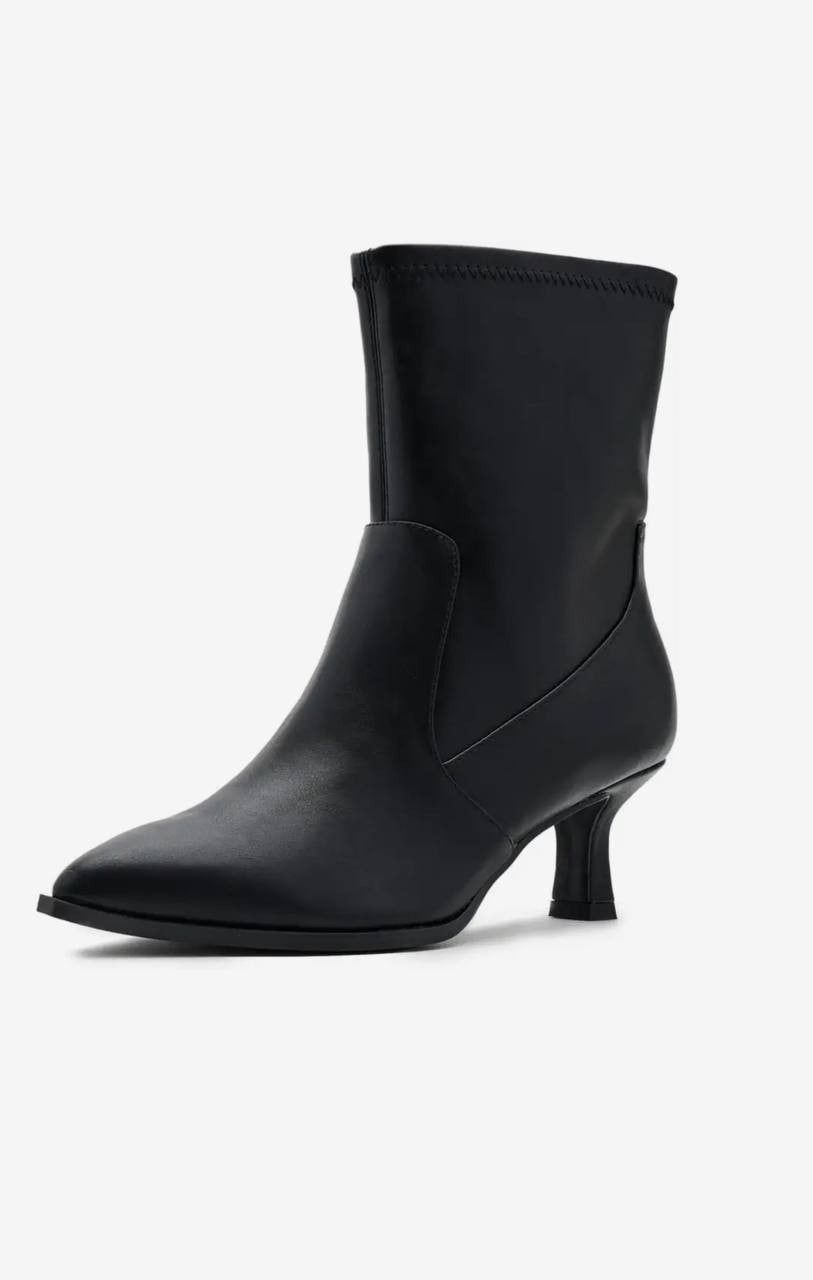 DV Dolce Vita Black Polyurethane Heeled Booties 9M New in Box MSRP $89