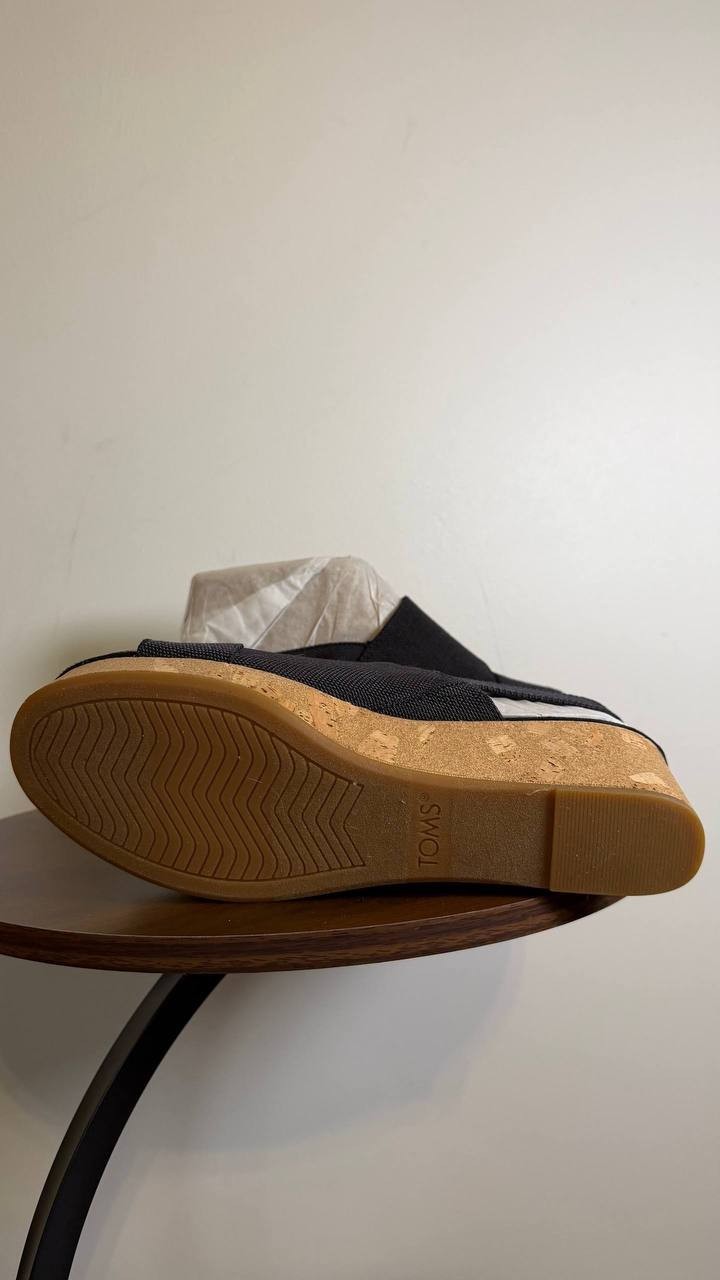 Toms Wedge Sandals 8.5 Black Textile Espadrille New in Box