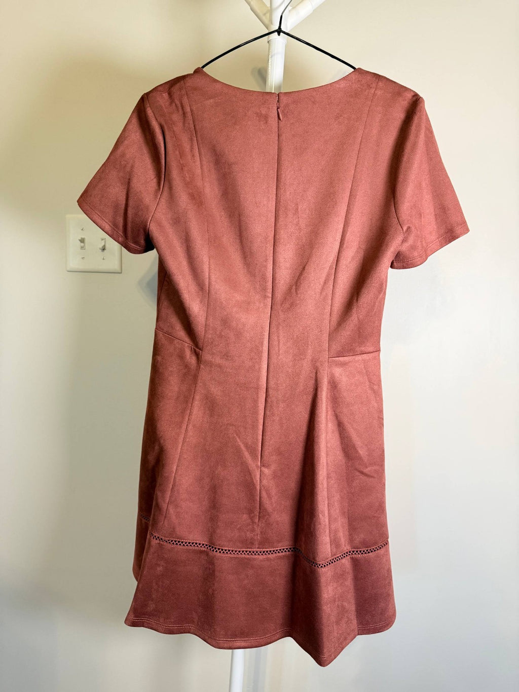 Donna Morgan Women’s V‑Neck Mini Dress – Pink – NWT – MSRP $138 – Sizes 0–16