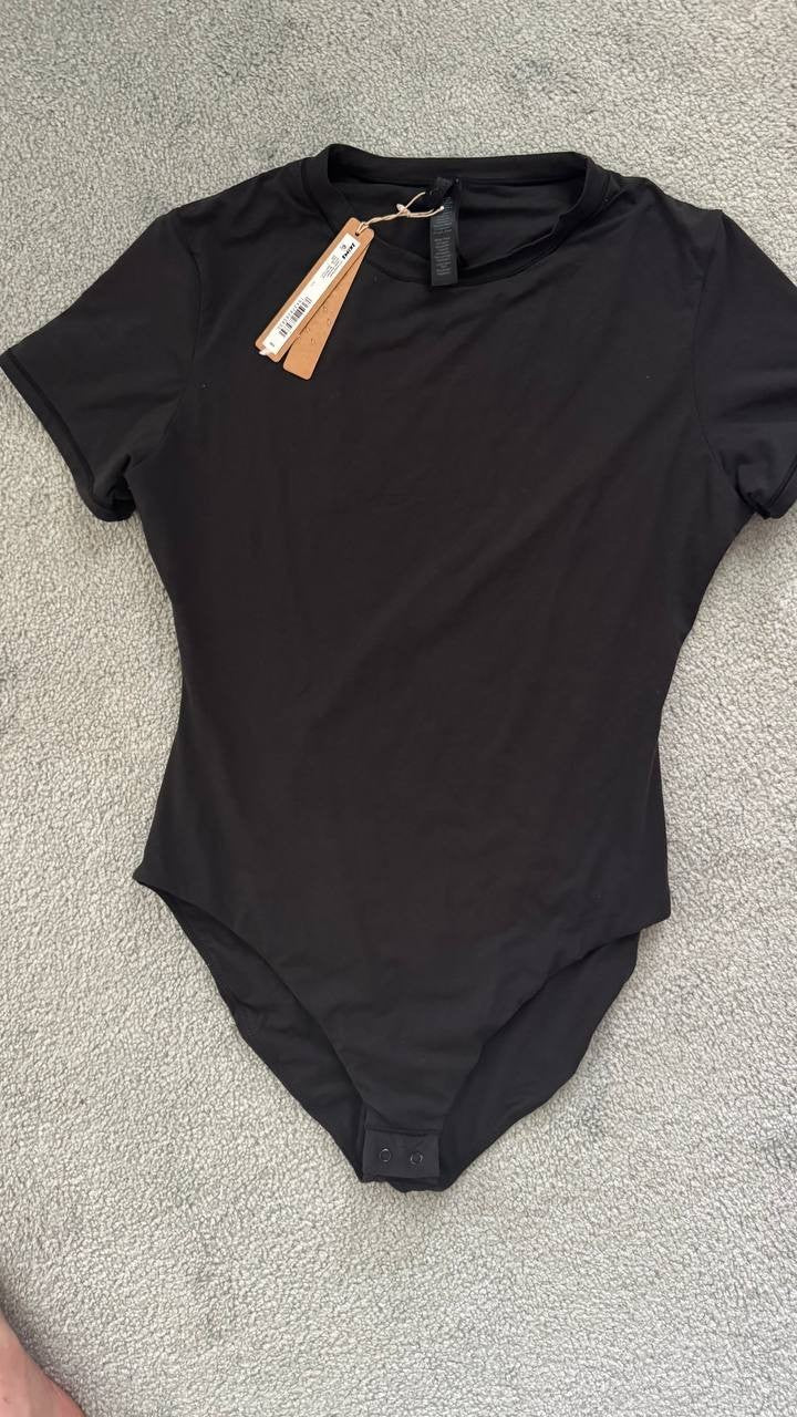 Skims Women's Seamless Sculpting Mesh Bodysuit Shapewear Size L One Piece