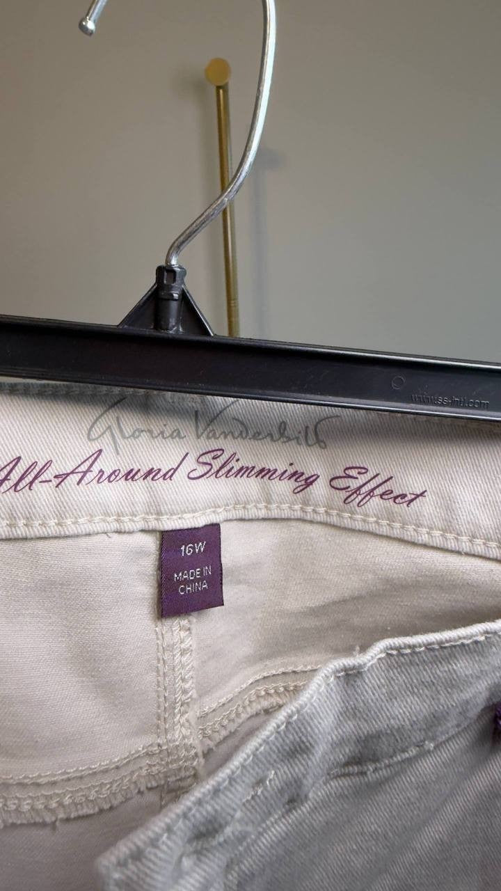 Gloria Vanderbilt Plus Size Amanda Capris Stonewood 16W NWT $50