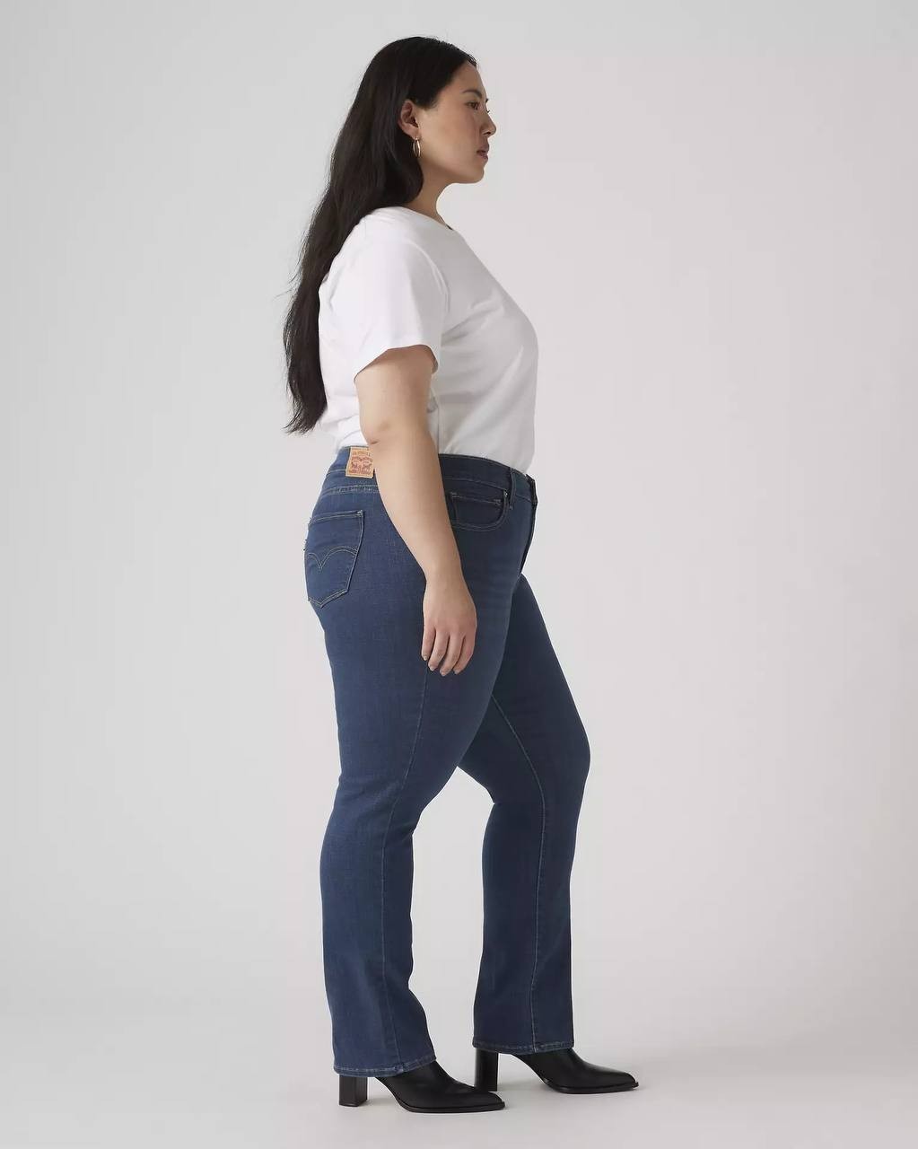 Levi’s Classic Straight Women’s Jeans Plus Size Blue 22W NWT $59.50