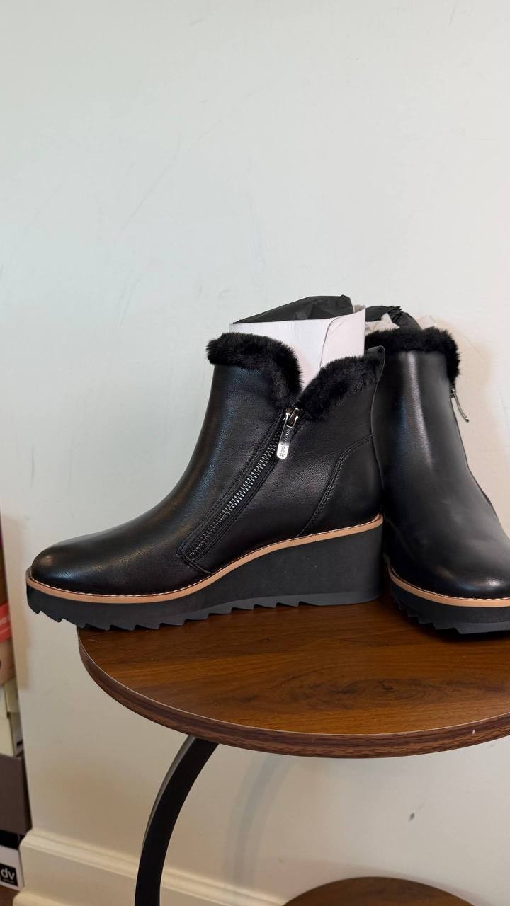 Easy Spirit Jane Cozy Side Zip Wedge Booties Black 6.5M Leather $159 NWB