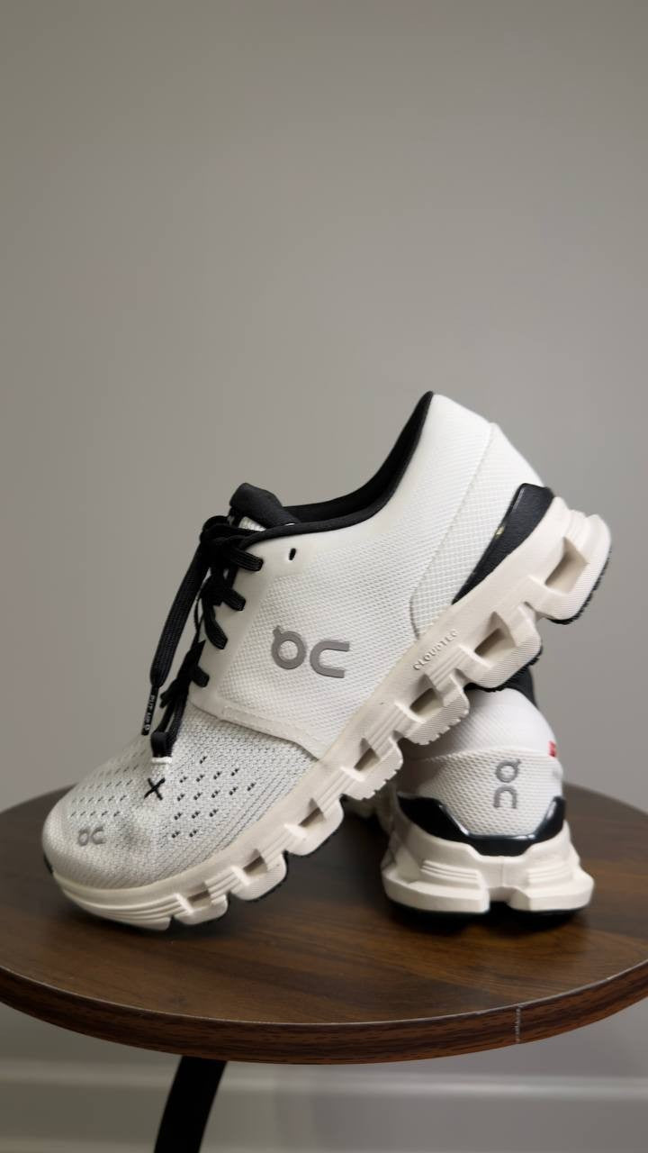 On  Cloud  X  4  Sneakers  Black/White  6.5W  New  $160