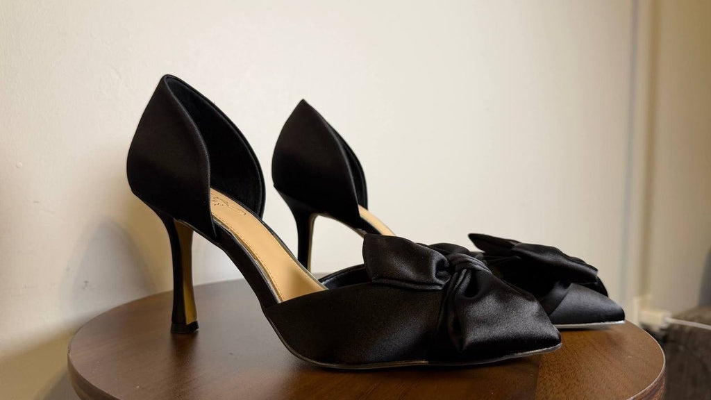 Badgley Mischka Jewel Pumps 7 Black Satin Pointed Toe Stiletto Heel NIB msrp$119